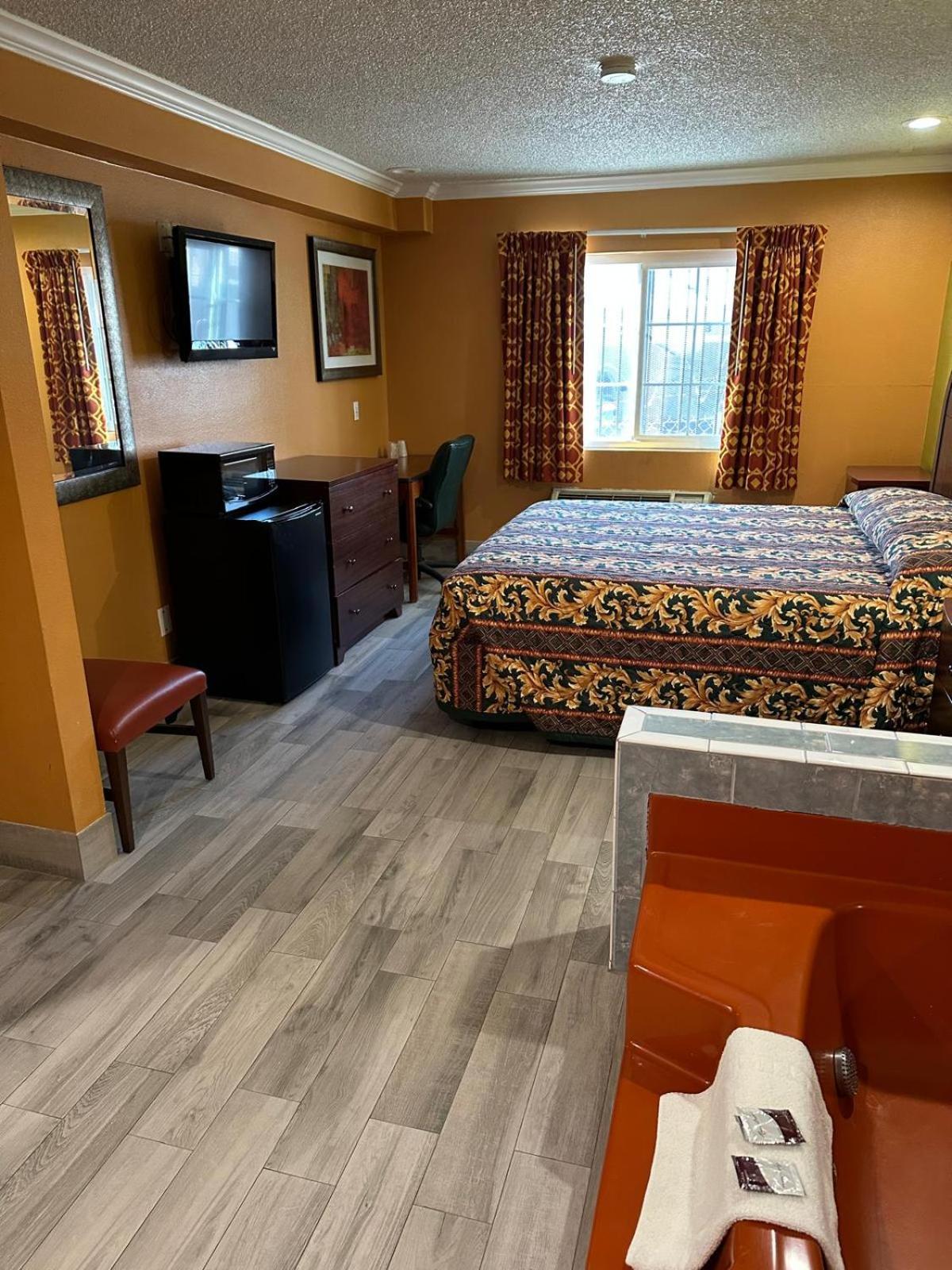 Heritage Inn And Suites Corona Exterior foto